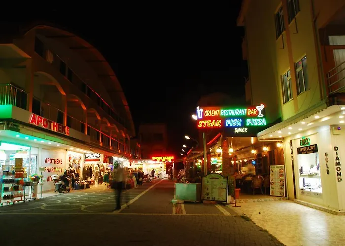 Orientt Lejlighedshotel Side