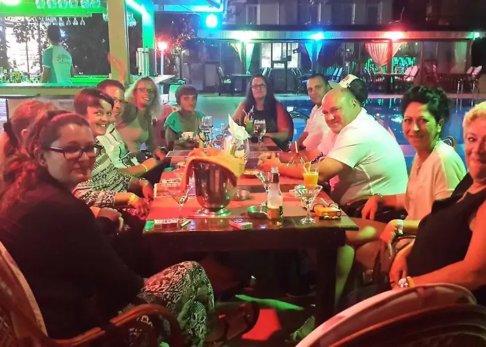 מלון דירות Orientt *